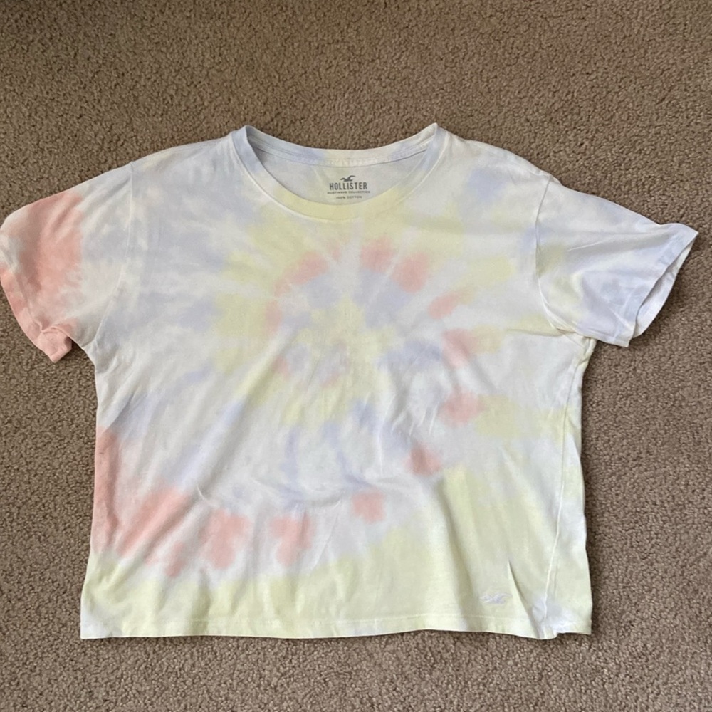 Hollister Tie dye crop top
Size: L